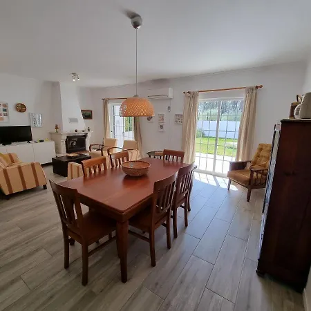 Moradia Perto Da Praia Holiday home *